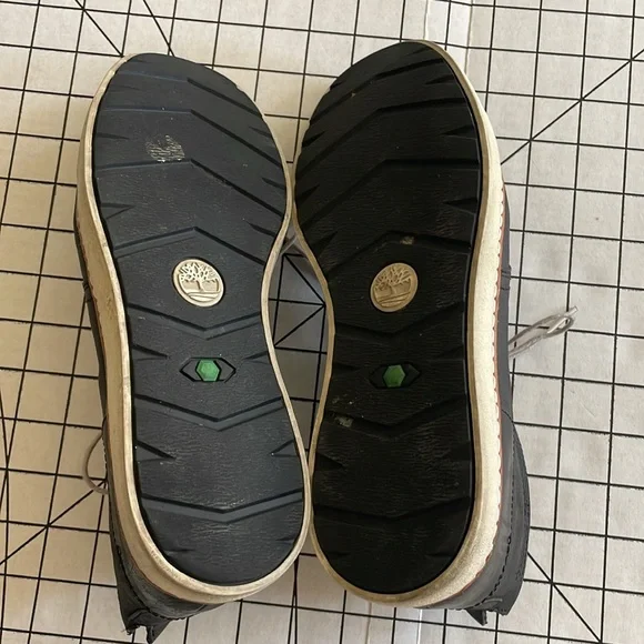 Timberland men’s chukka boots, size 7.5, great used condition black with brown - Picture 4 of 8